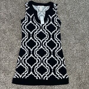 White House Black Market Black and White Geometric Tunic
